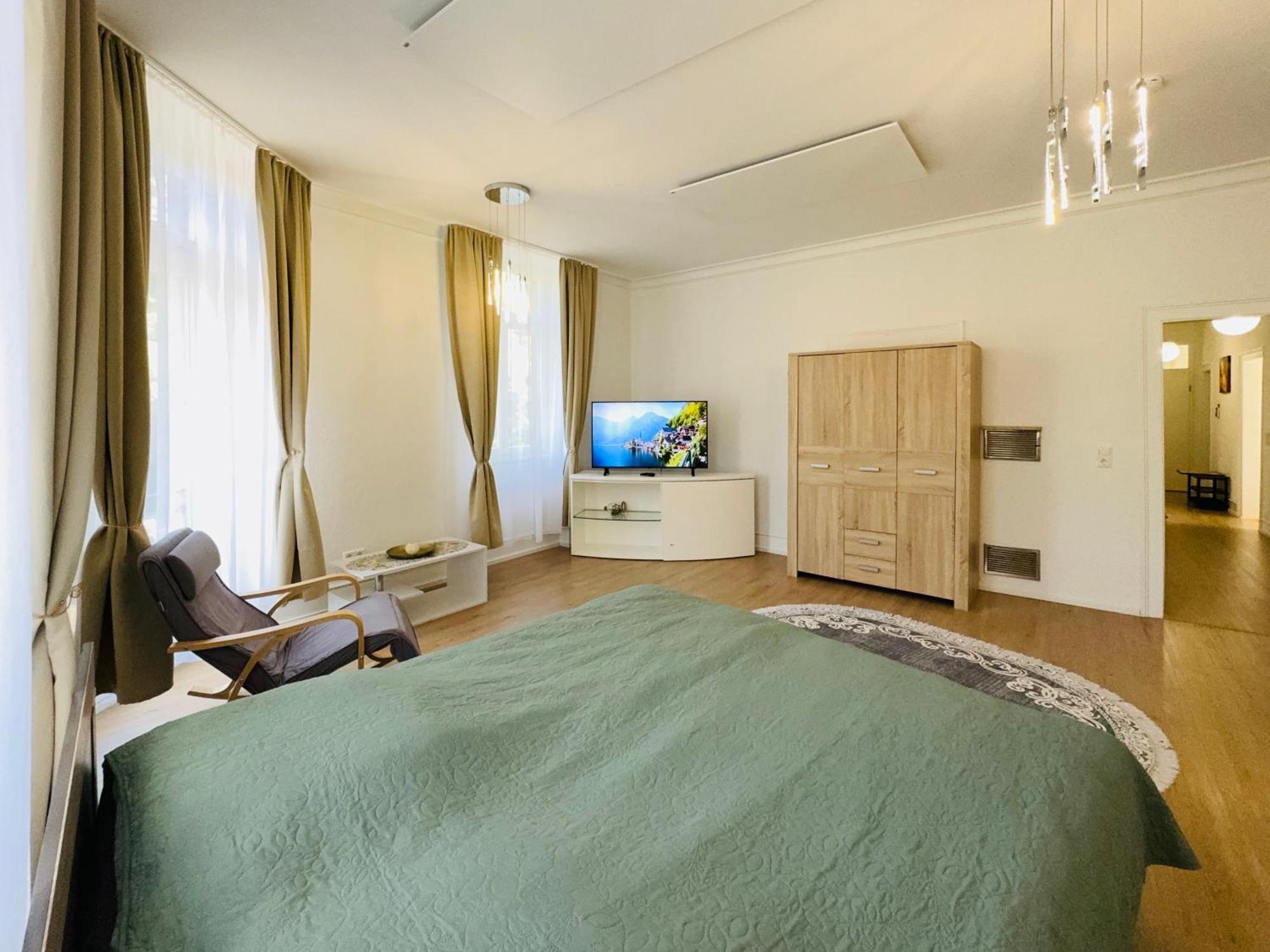 Quiet & Park View - Ulm Mitte Appartement Buitenkant foto